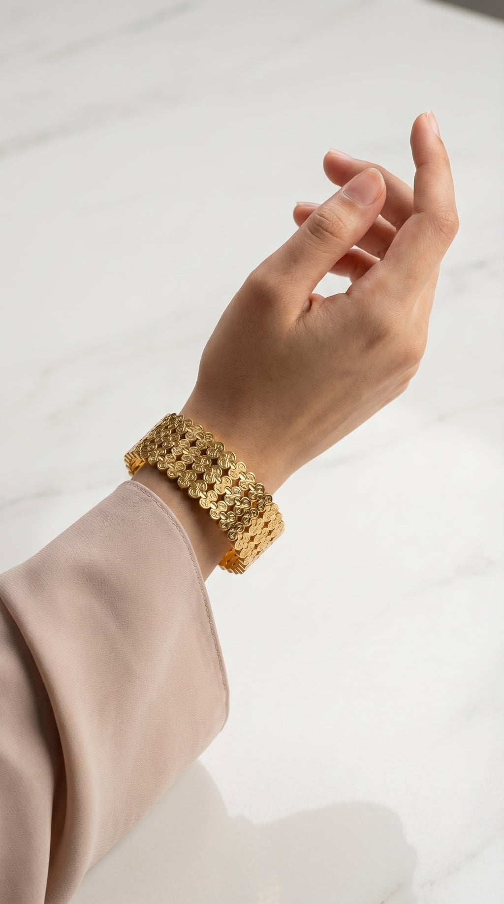 Aura Link Bangle