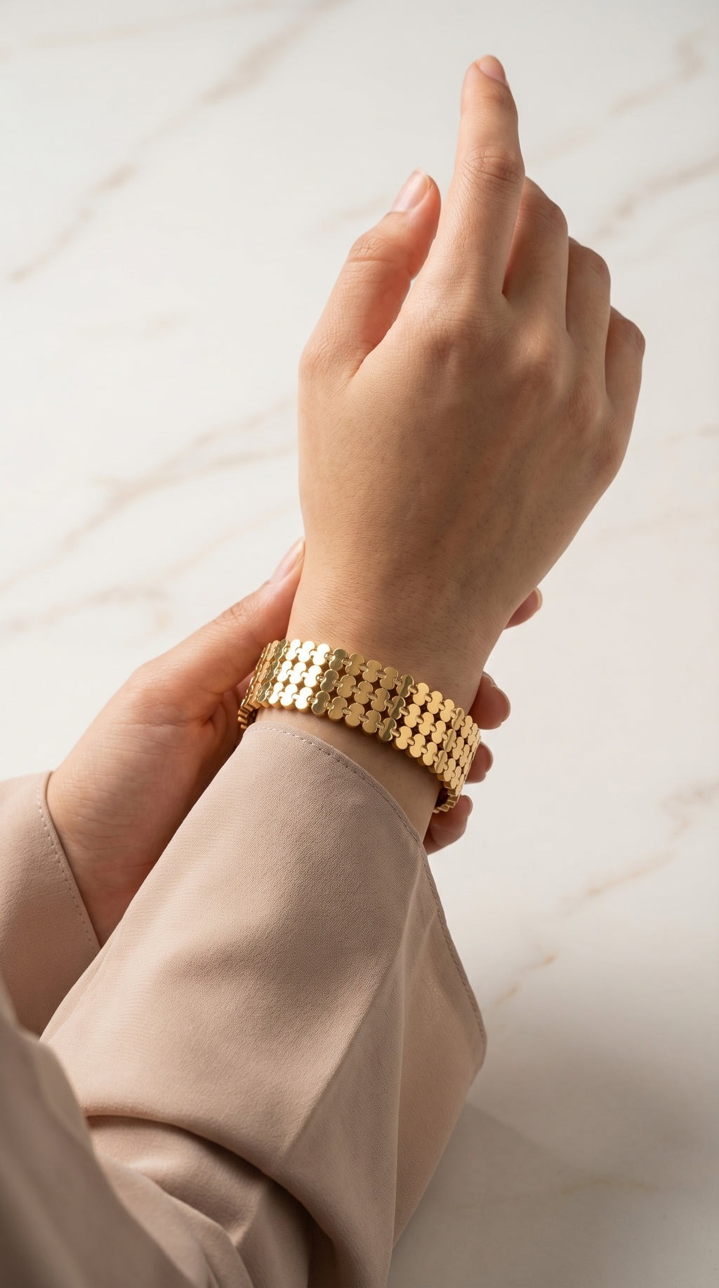 Aura Link Bangle