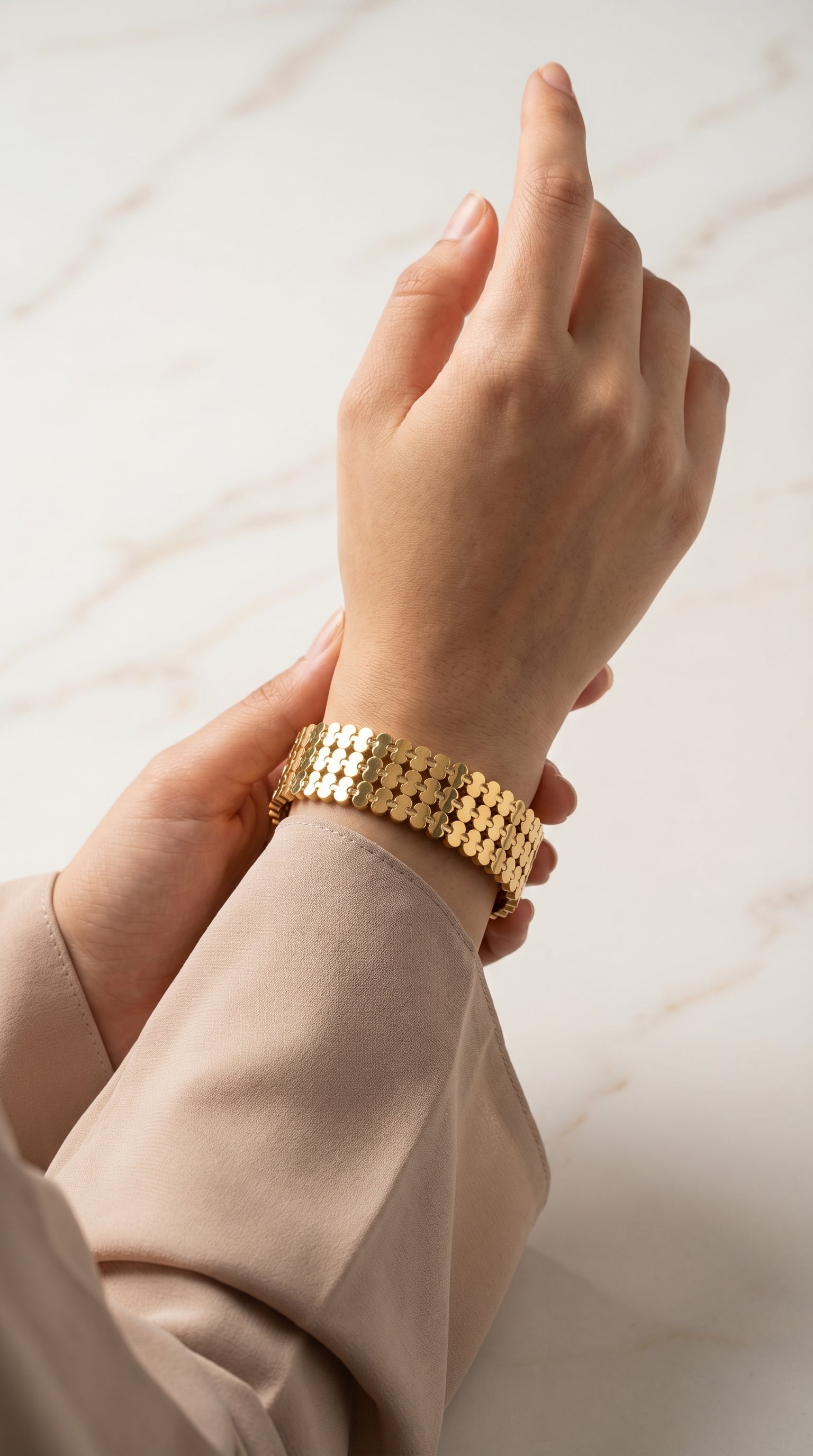 Aura Link Bangle