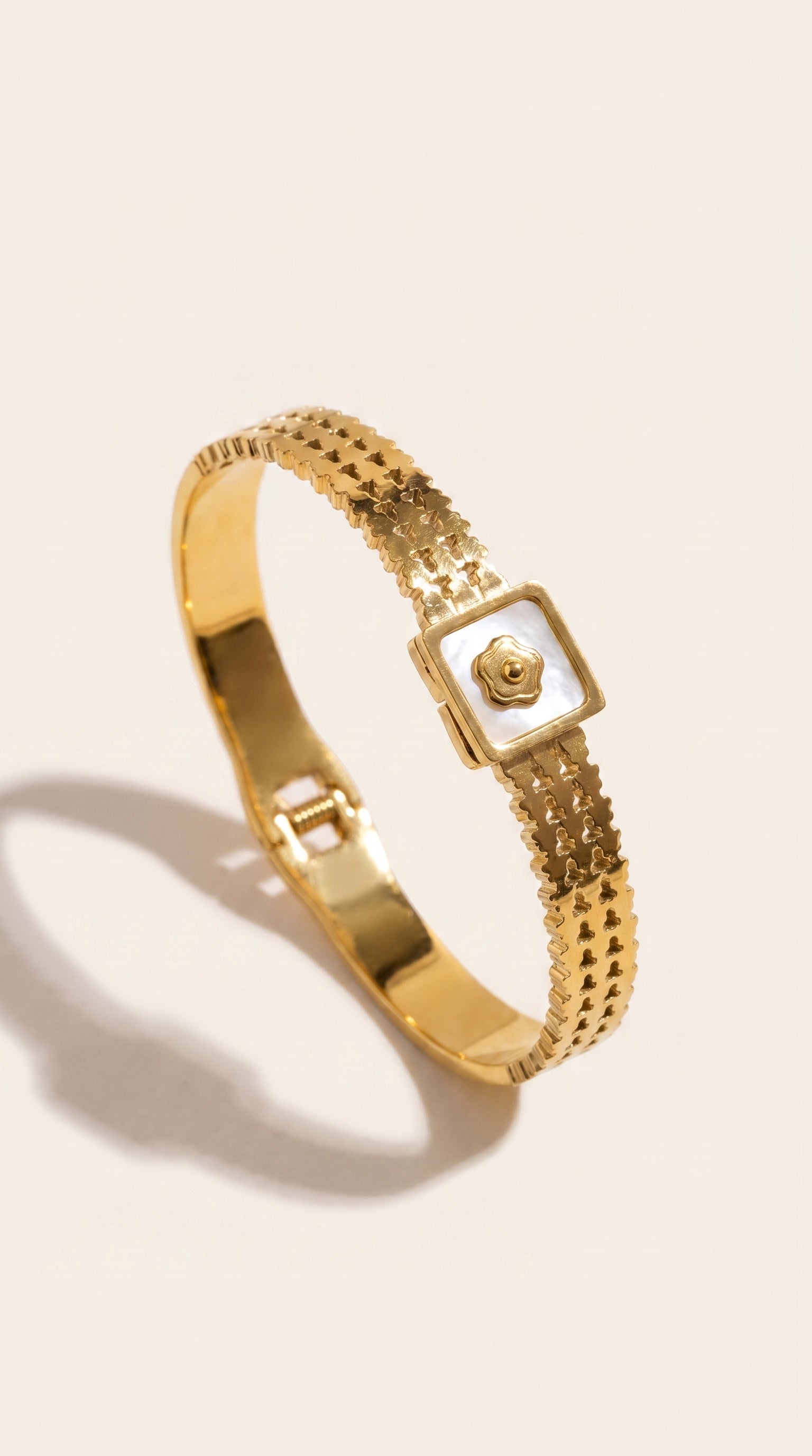Vintage Floral Mother-of-Pearl Bangle